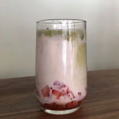 Matcha latte de fresa