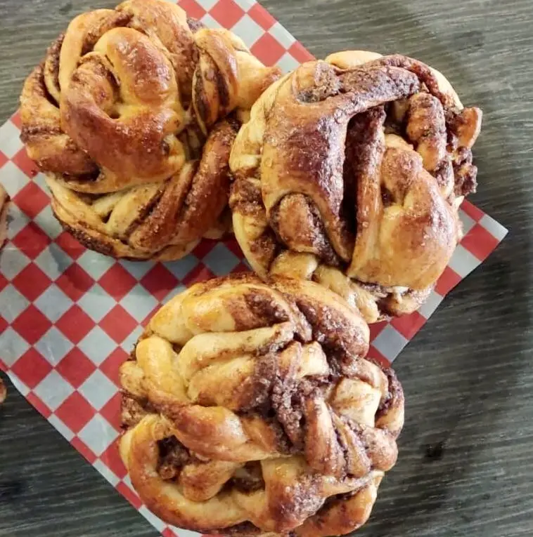 Pan trenza de canela